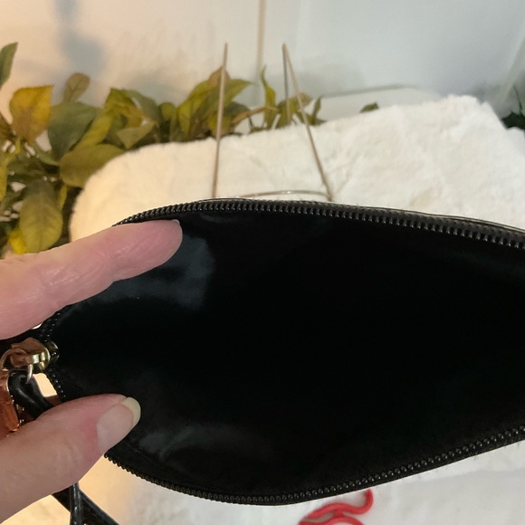 ❤️PRICE DROP❤️Victoria’s Secret sequins pouch - Picture 3 of 3